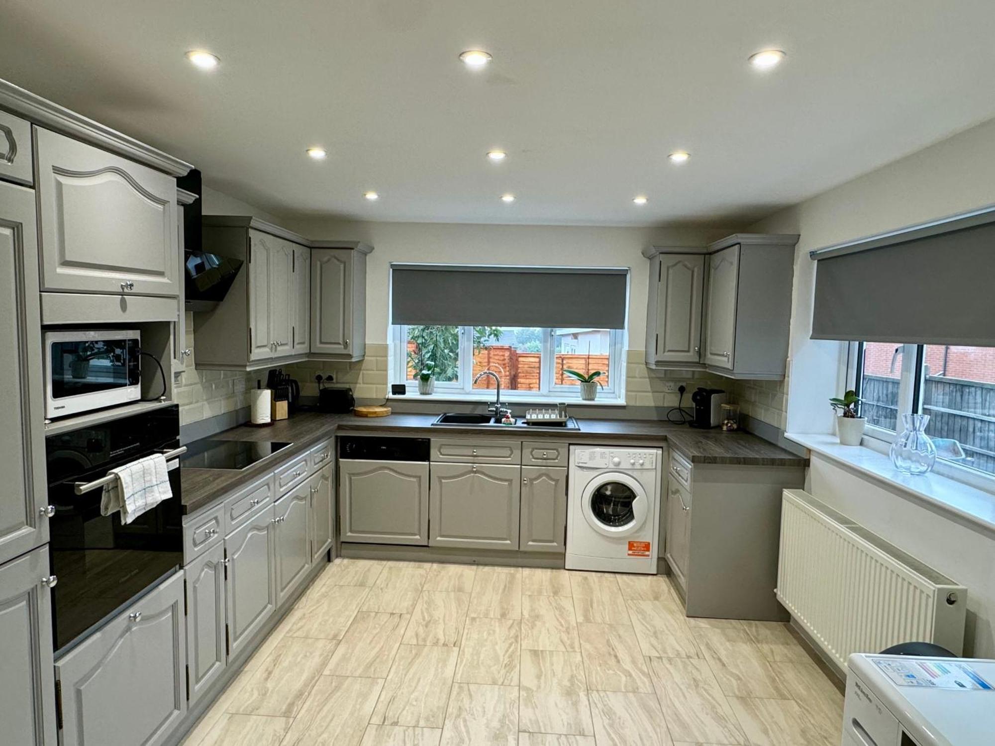 Florina S House 4 Bedrooms Villa Rugeley Bagian luar foto
