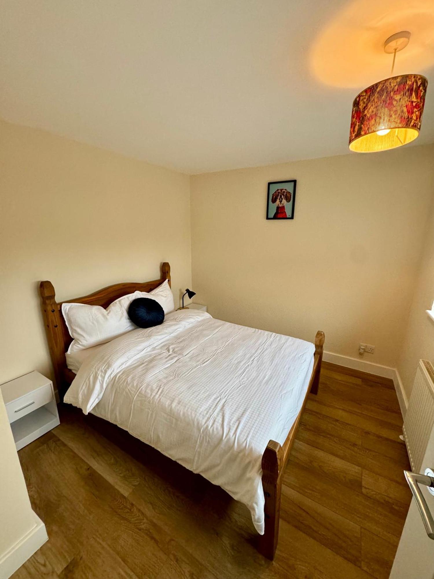 Florina S House 4 Bedrooms Villa Rugeley Bagian luar foto
