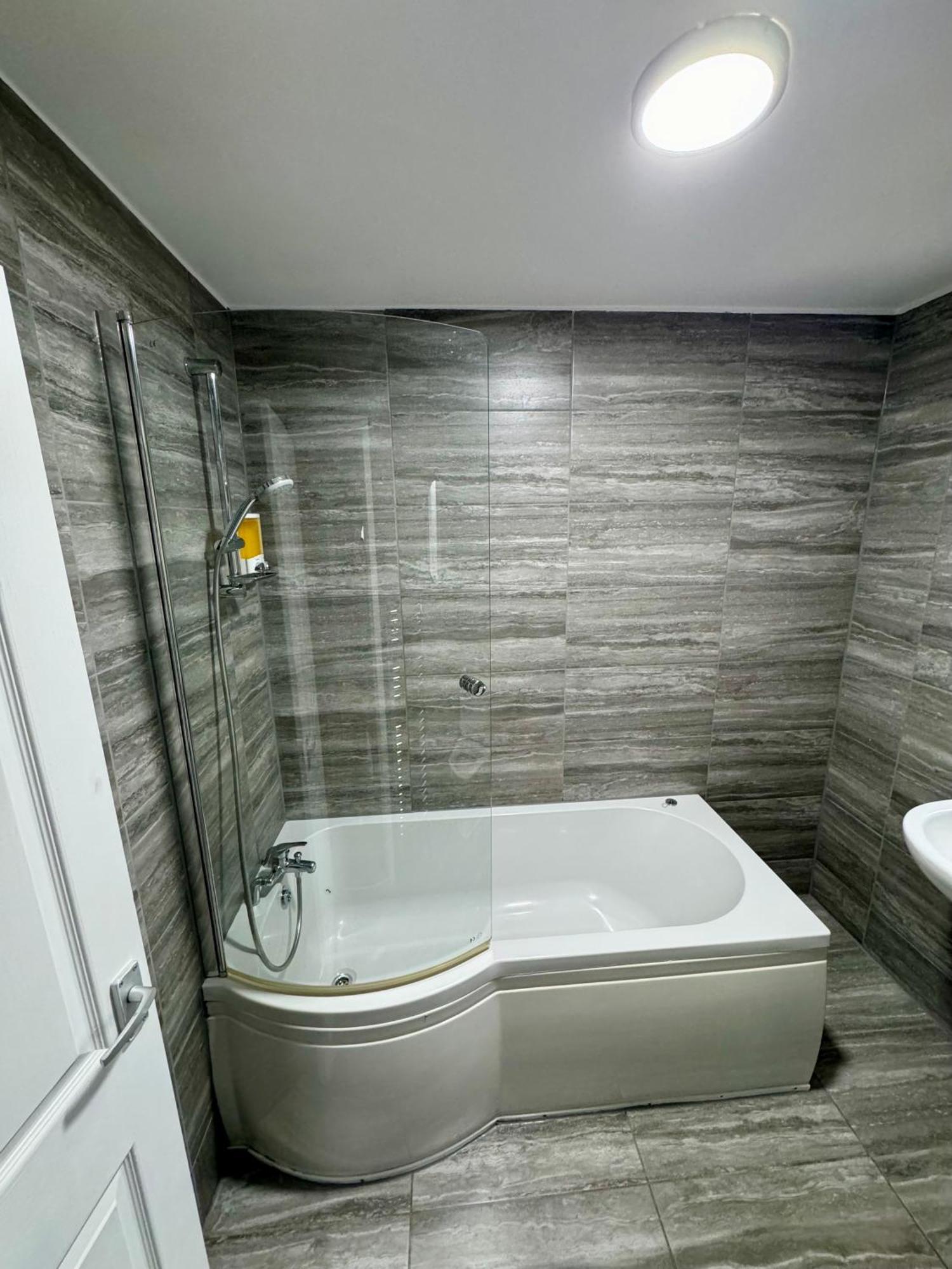 Florina S House 4 Bedrooms Villa Rugeley Bagian luar foto
